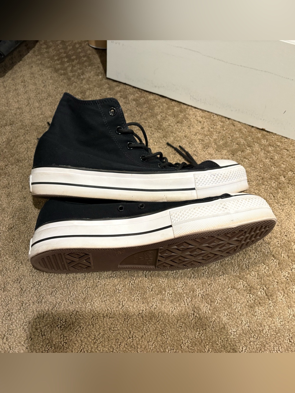 Converse Men’s 11 - Picture 3 of 7